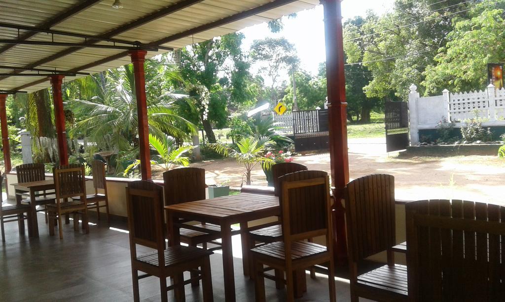 Hotel Flamingo Anuradhapura Exteriör bild