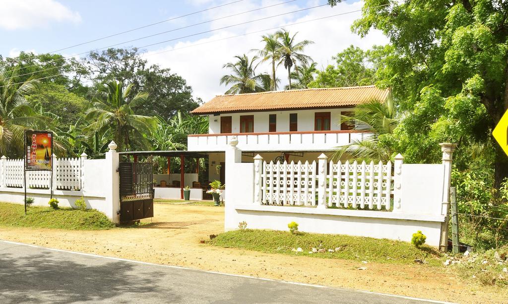Hotel Flamingo Anuradhapura Exteriör bild