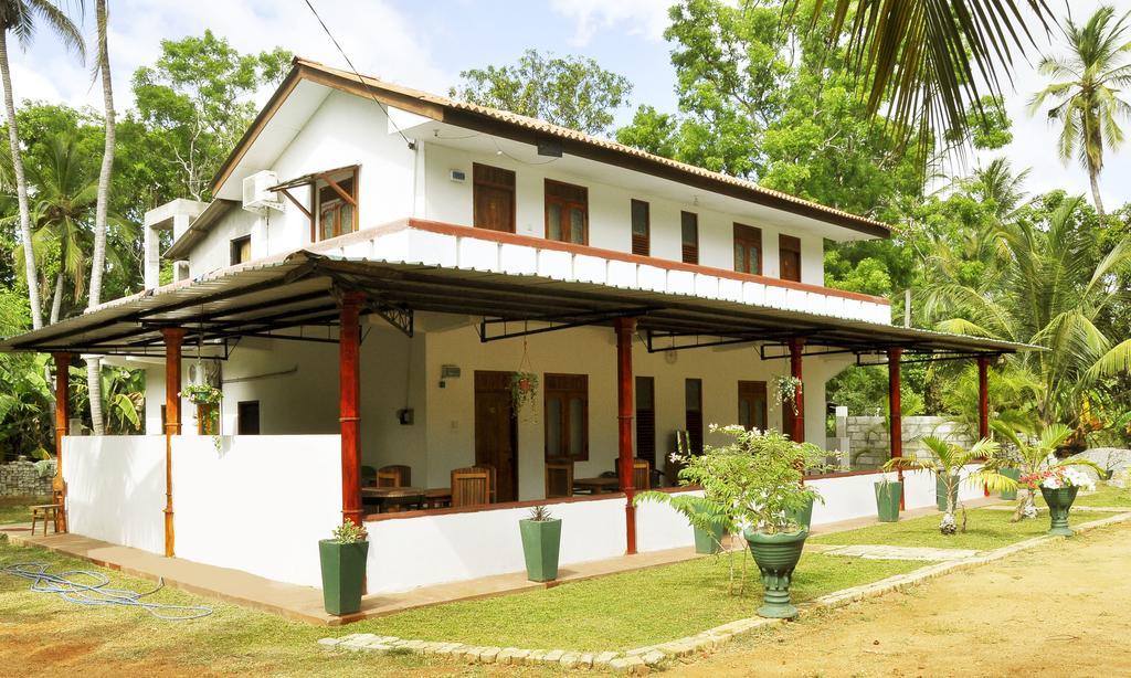 Hotel Flamingo Anuradhapura Exteriör bild