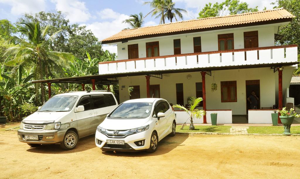 Hotel Flamingo Anuradhapura Exteriör bild