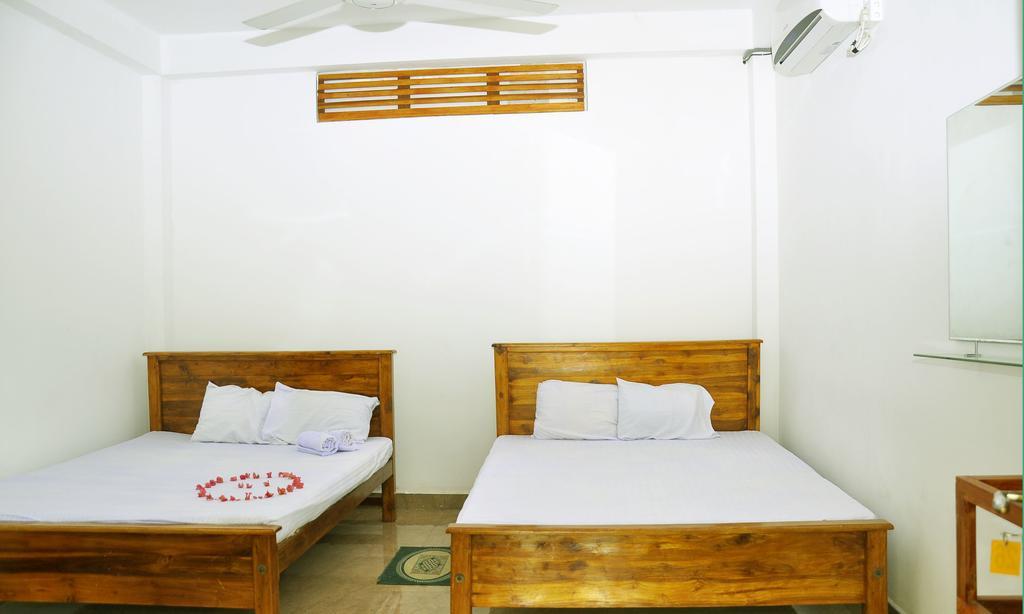 Hotel Flamingo Anuradhapura Exteriör bild