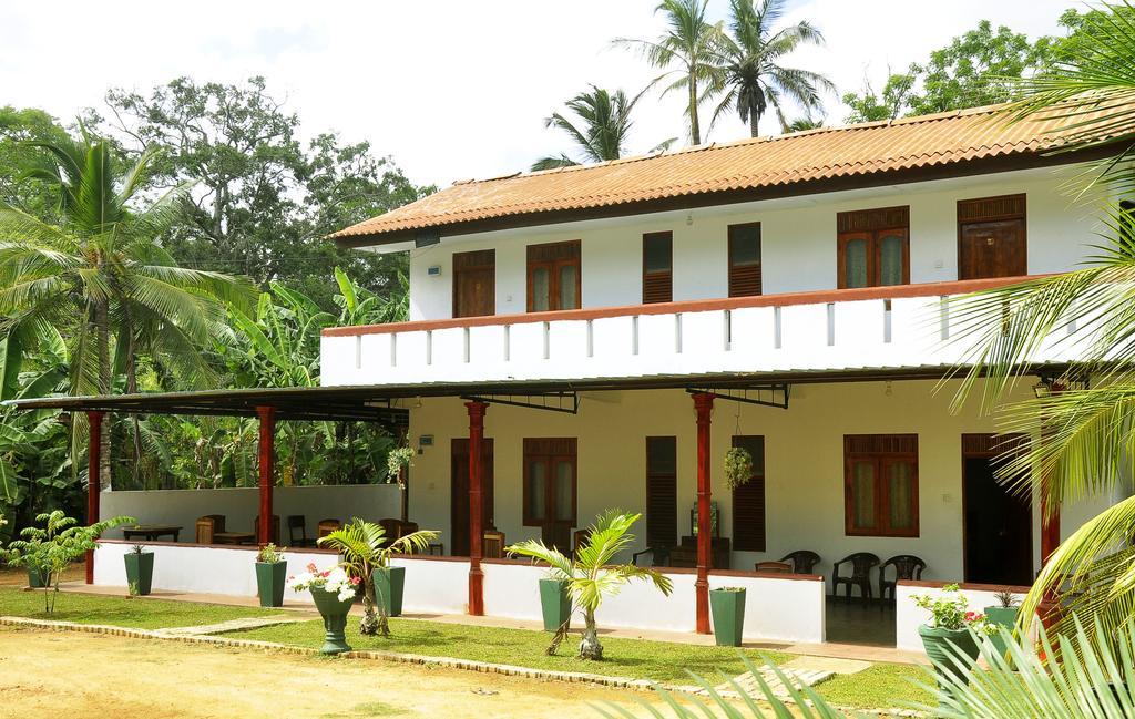 Hotel Flamingo Anuradhapura Exteriör bild