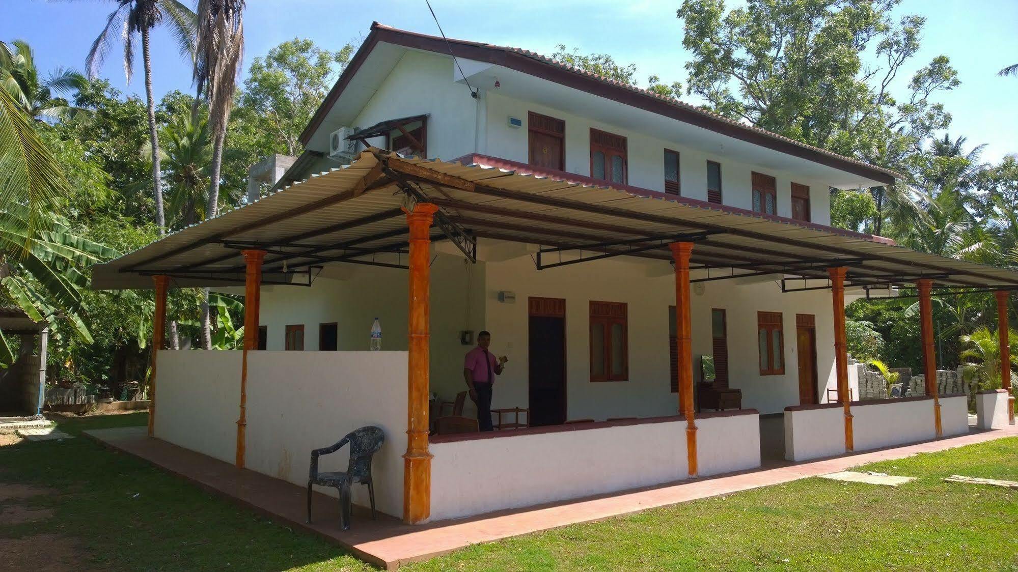 Hotel Flamingo Anuradhapura Exteriör bild